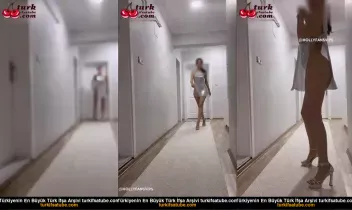Hera ve Poseidon’un uzun boylu kız üvey kardeşinin çıplak videoyu izlemek